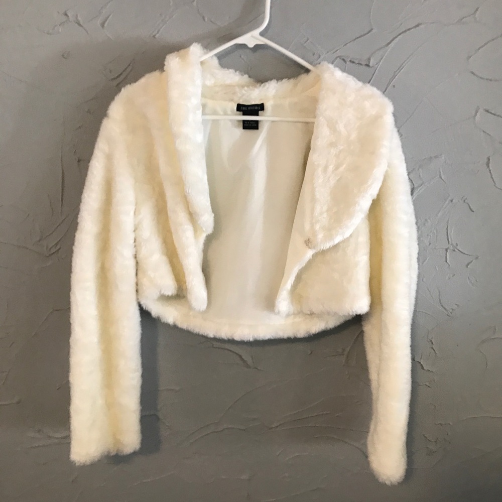 Faux fur white wrap